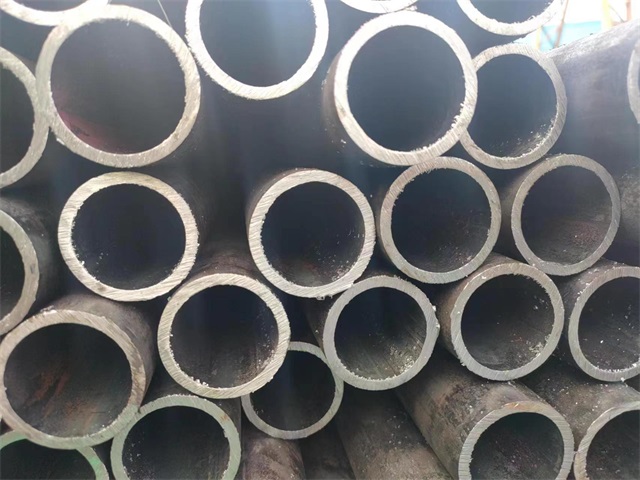 昆明10#结构用无缝钢管